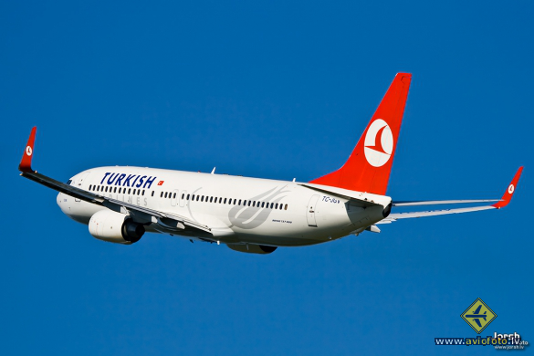 Boeing 737-8F2
