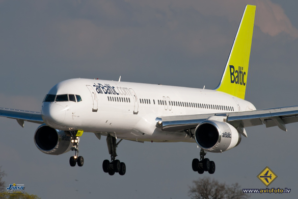 Boeing 757-256