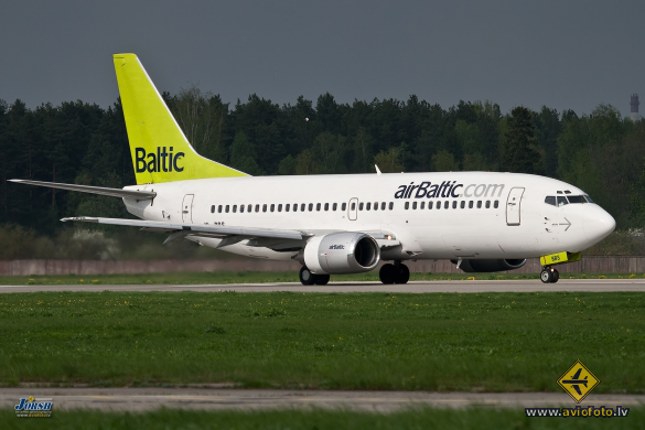 Boeing 737-31S