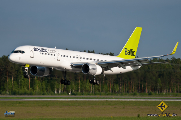 Boeing 757-256