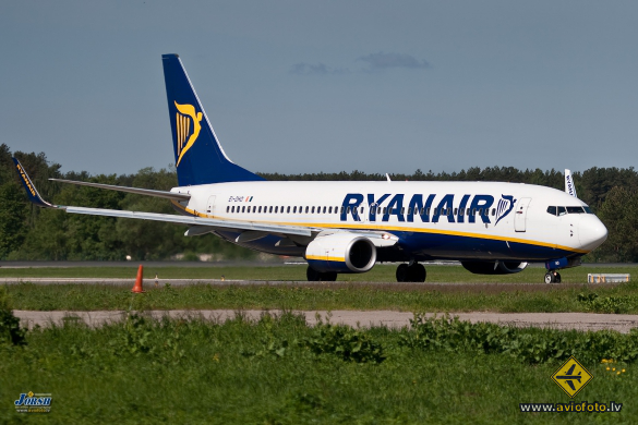 Boeing 737-8AS