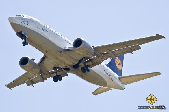 Boeing 737-330