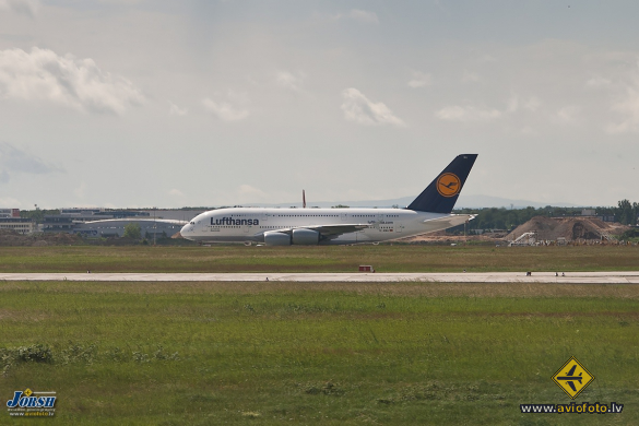 Airbus A380-841