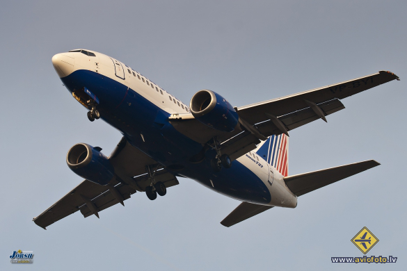 Boeing 737-524
