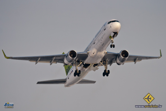 Boeing 757-256