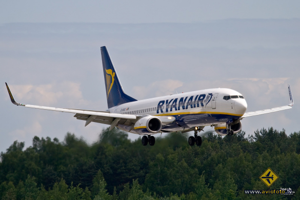 Boeing 737-8AS