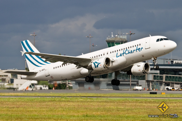 Airbus A320-211