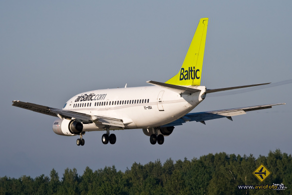 Boeing 737-505