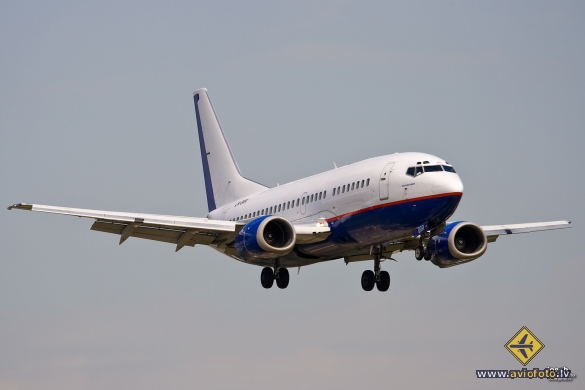 Boeing 737-505