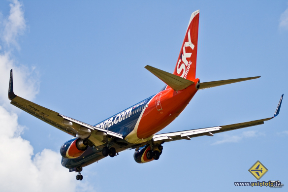 Boeing 737-76N