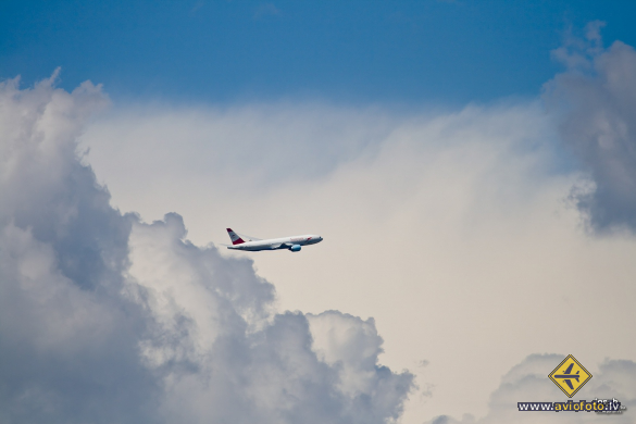 Boeing 777-2Z9/ER