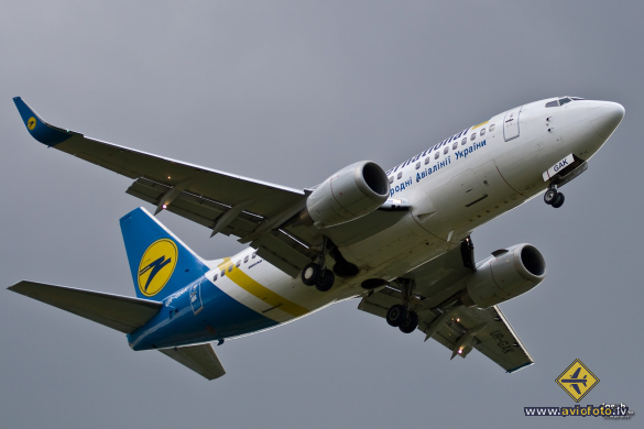Boeing 737-5Y0