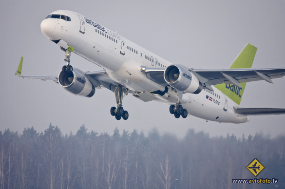 Boeing 757-256