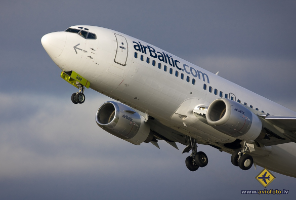 Boeing 737-31S