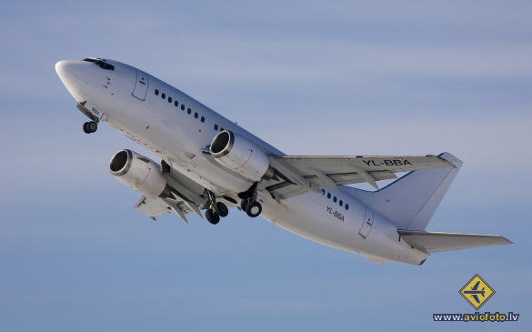 Boeing 737-505