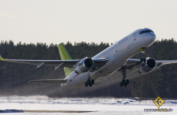 Boeing 757-256