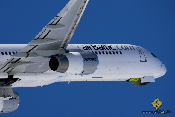 Boeing 757-256