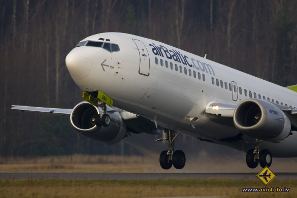 Boeing 737-31S
