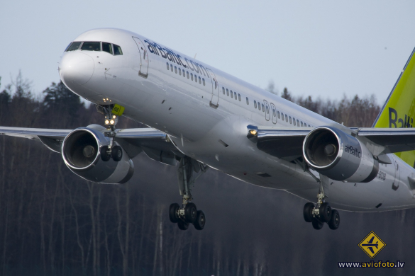 Boeing 757-256