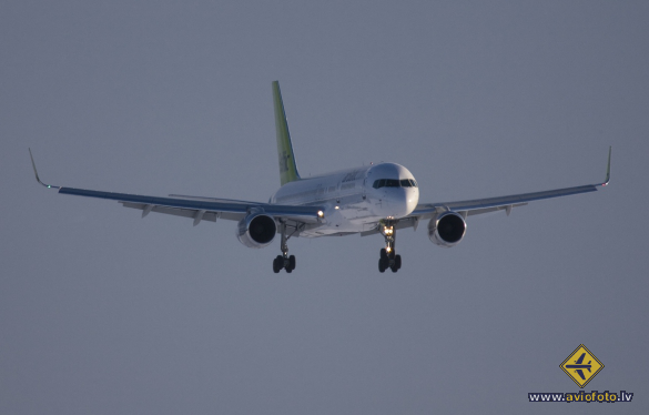 Boeing 757-256