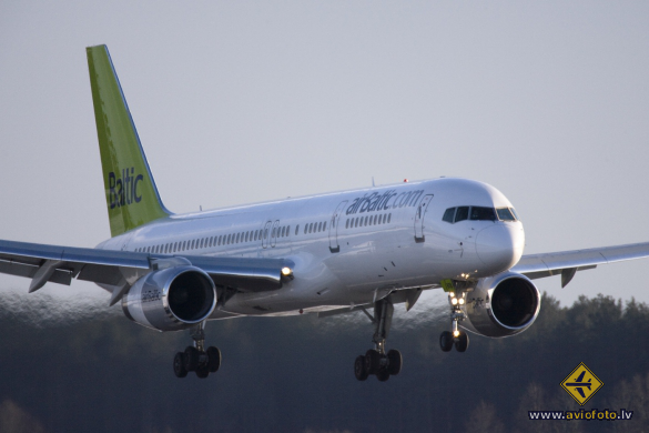 Boeing 757-256