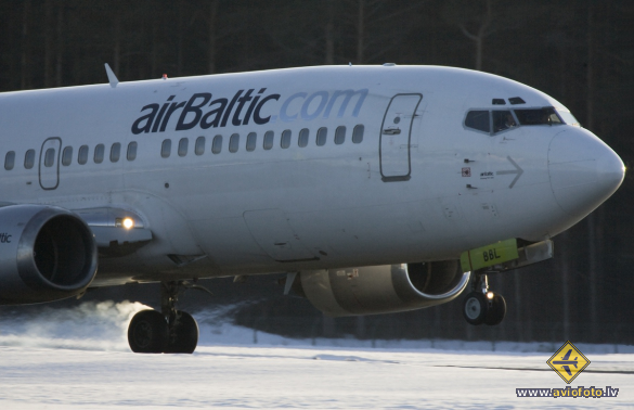 Boeing 737-33V