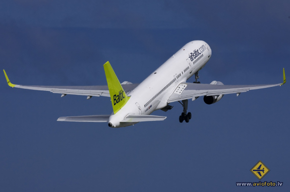 Boeing 757-256