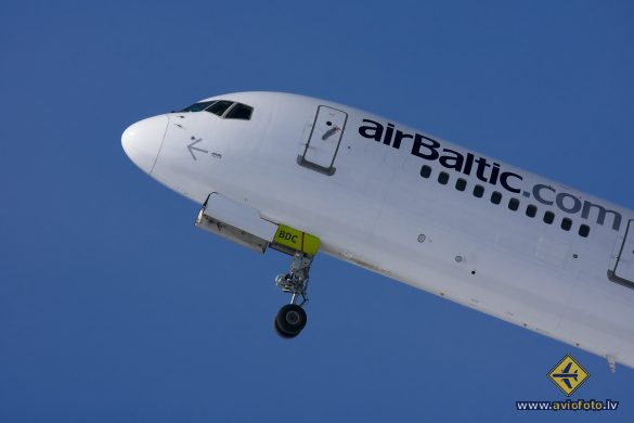 Boeing 757-256