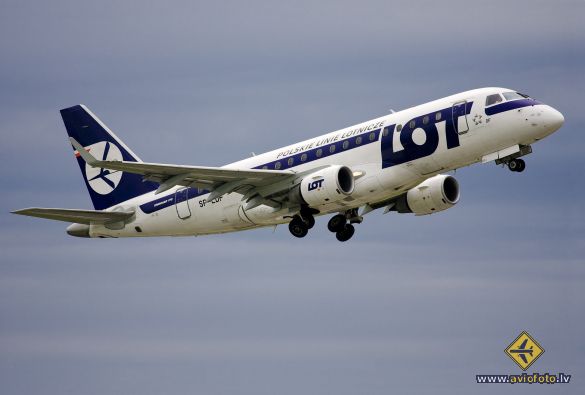 Embraer 170STD (ERJ-170-100STD)