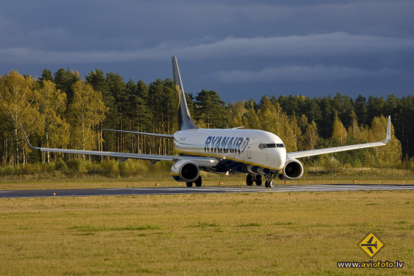 Boeing 737-8AS