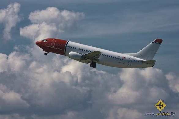 Boeing 737-3Y5