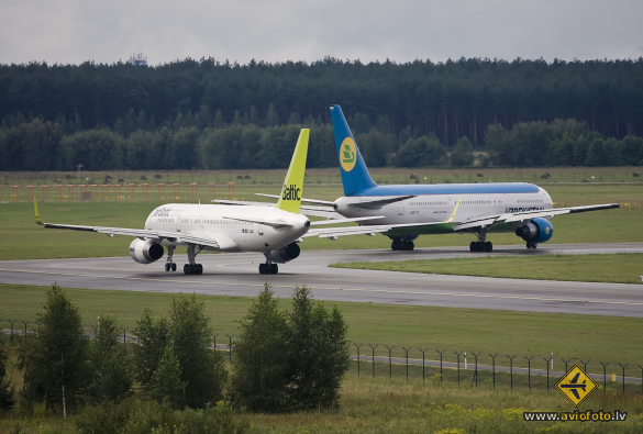 Boeing 757-256