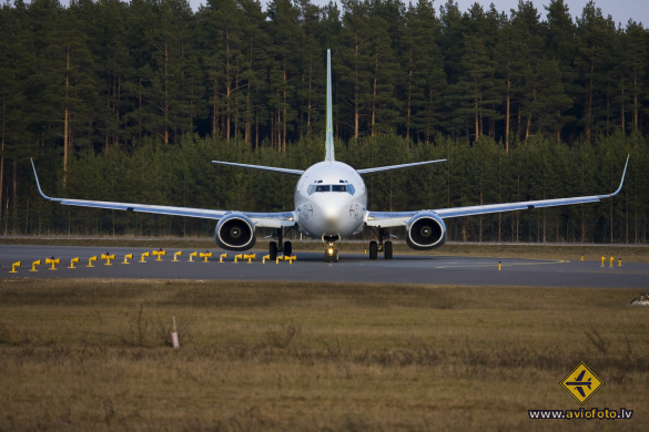 Boeing 737-36Q