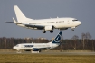 Boeing 737-548