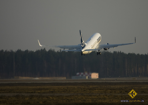 Boeing 737-78J