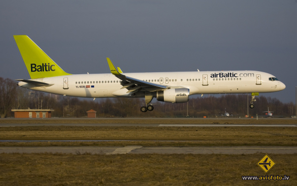 Boeing 757-256