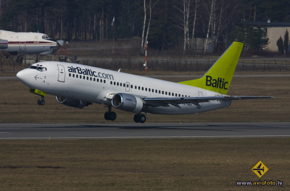 Boeing 737-31S