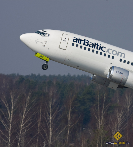 Boeing 737-31S