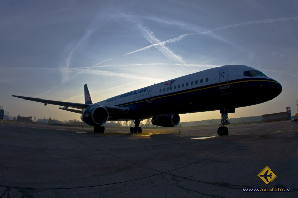 Boeing 757-28A