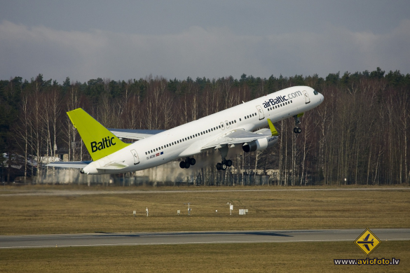 Boeing 757-256