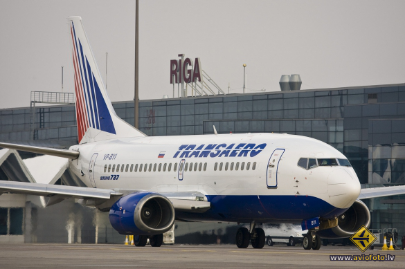 Boeing 737-524