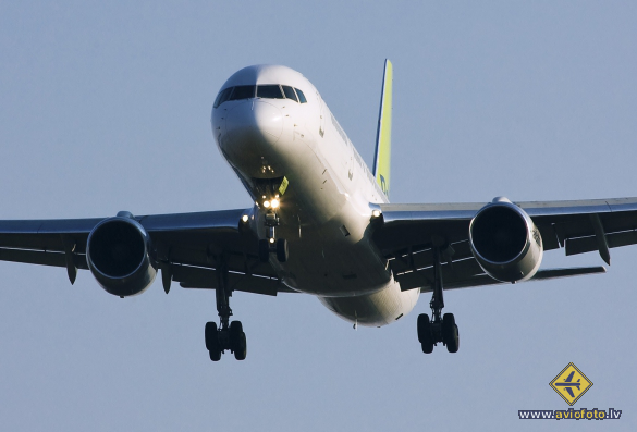 Boeing 757-256