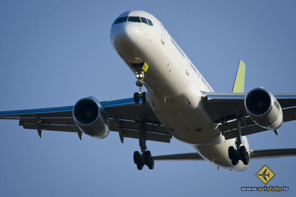 Boeing 757-256