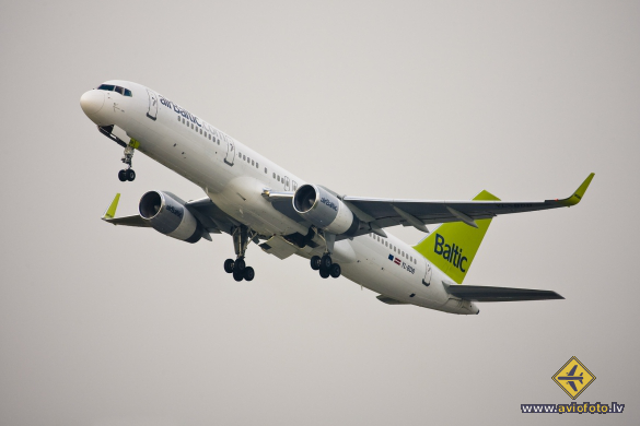 Boeing 757-256