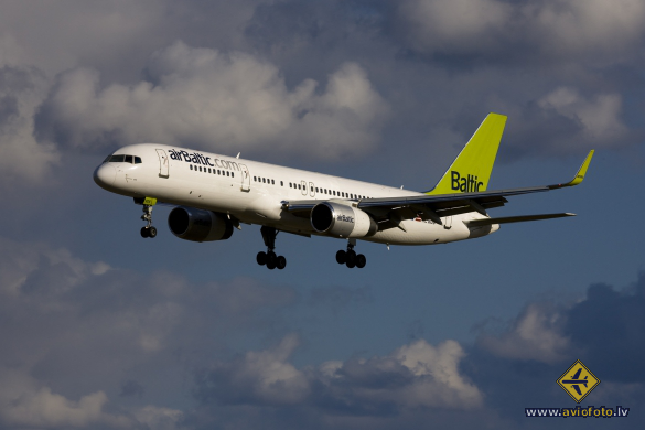 Boeing 757-256