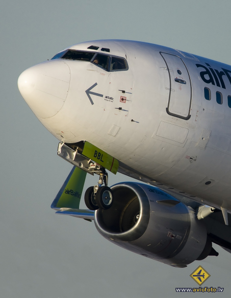 Boeing 737-33V