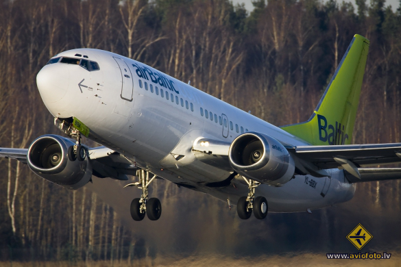 Boeing 737-36Q