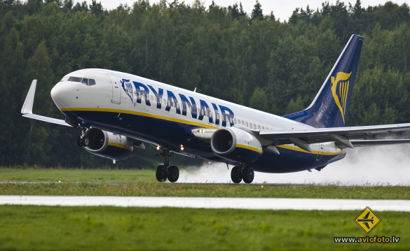 Boeing 737-8AS