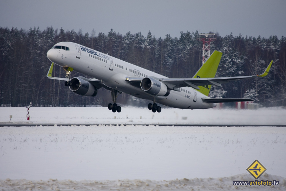 Boeing 757-256