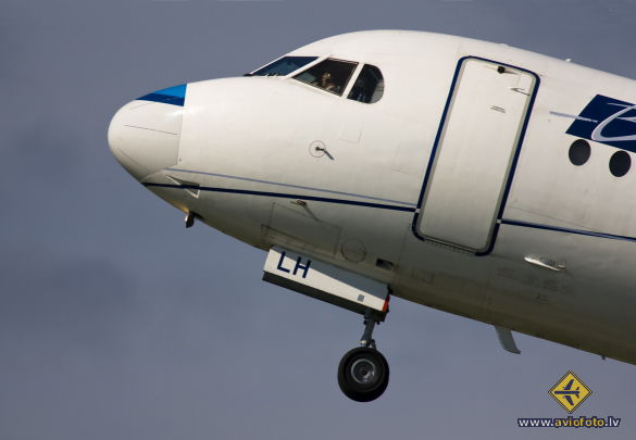 Fokker 100 (F-28-0100)